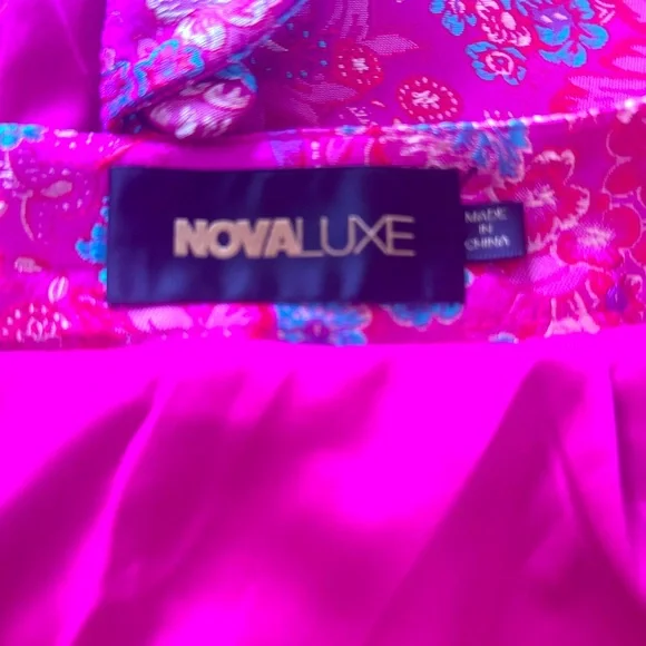 BRAND NEW FASHION NOVA Blazer and skit set !!! GALENTINES SPECIAL 💕💕 - Picture 4 of 4